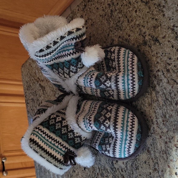 Sox-Tab Shoes - EUC Like New Sox-Tab Fair Isle Bootie Slippers